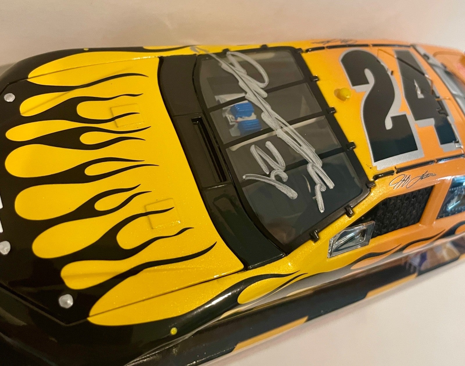 2006 Jeff Gordon Dupont Track Tested #24 Signed Auto 1/24 Diecast Car COA1