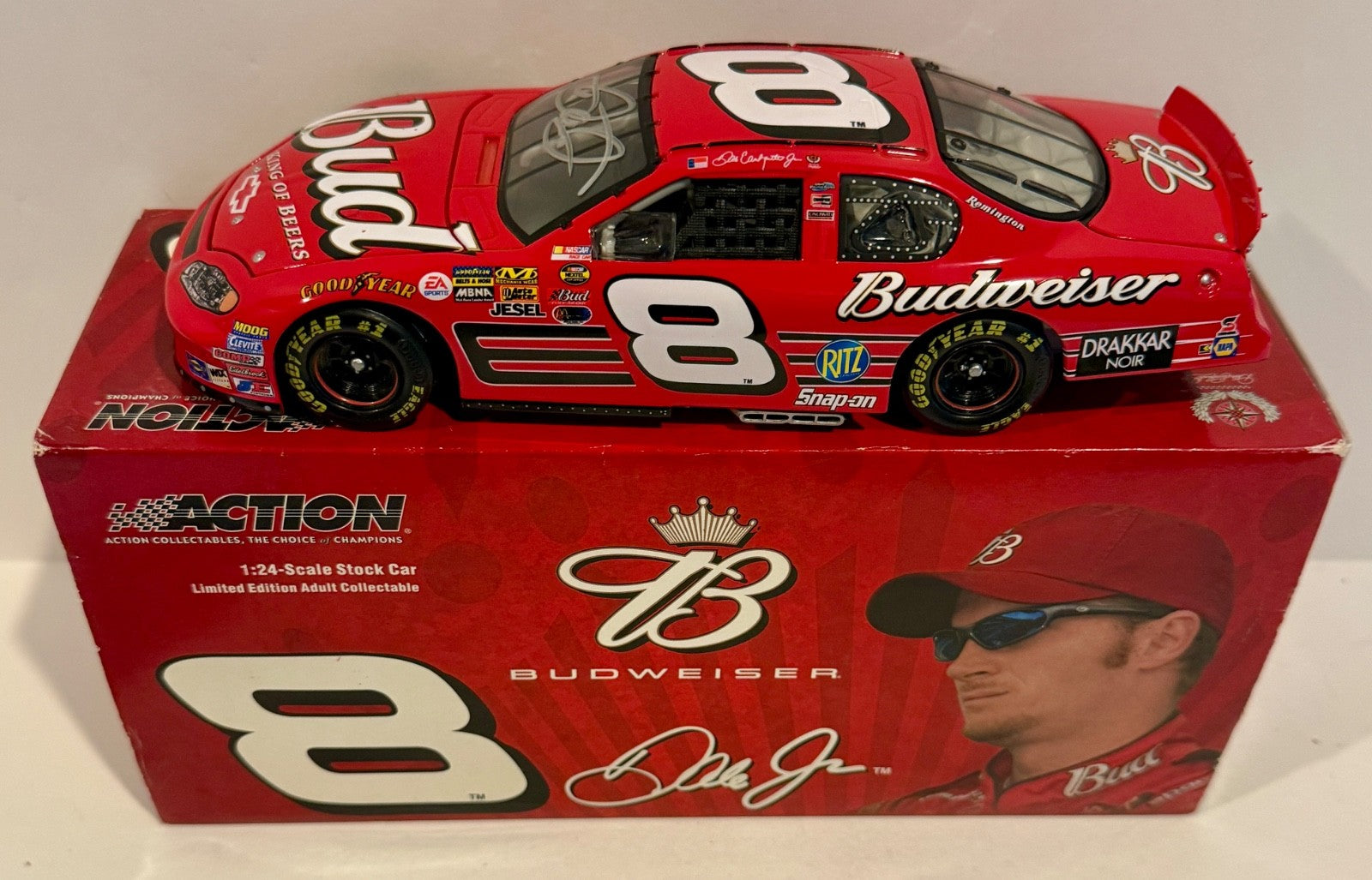 2004 Dale Earnhardt Jr. Budweiser #8 Signed Auto 1/24 Diecast Car W/ COA0