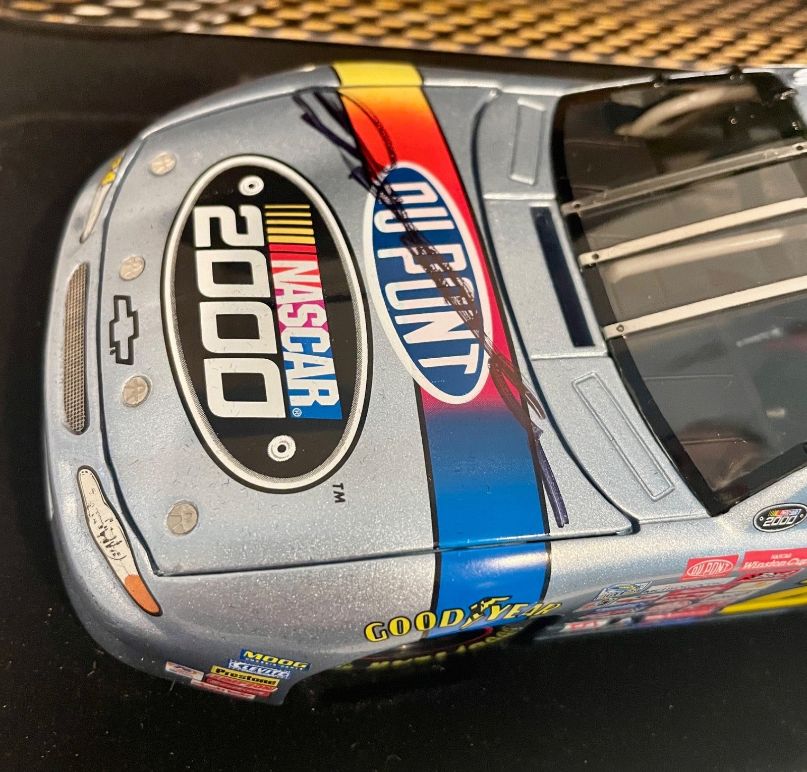 2000 Jeff Gordon Dupont Rainbow ELITE #24 Signed Auto 1/24 Diecast Car COA1