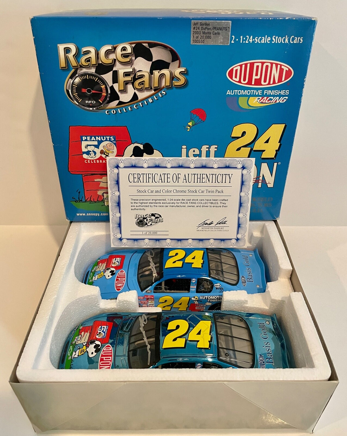2000 Jeff Gordon Snoopy Peanuts Dupont Signed Auto 1/24 Diecast 2 Car Set COA3