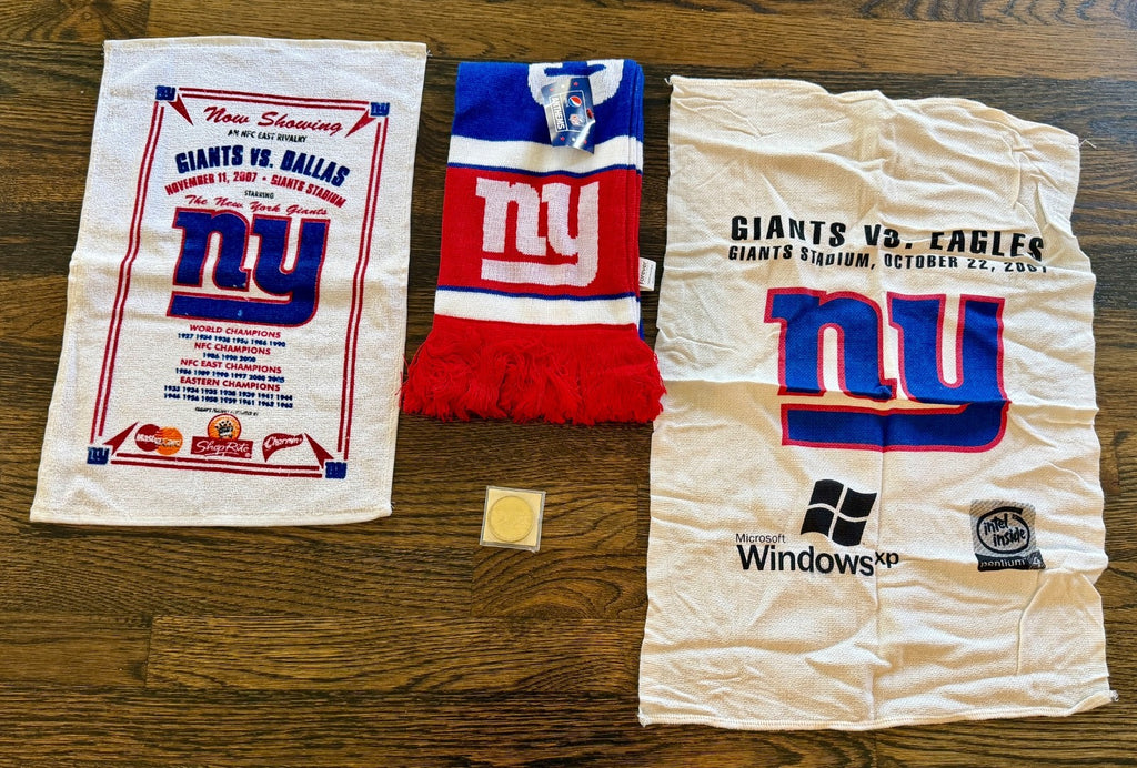 New York Giants Stadium Give Away SGA LOT Of 4 Scarf Towels 2010 Inaugural Coin0