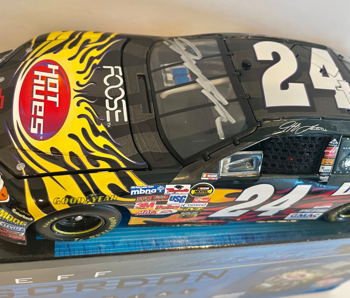 2006 Jeff Gordon Chip Foose Hot Hues Signed Auto 1/24 Diecast Car COA1